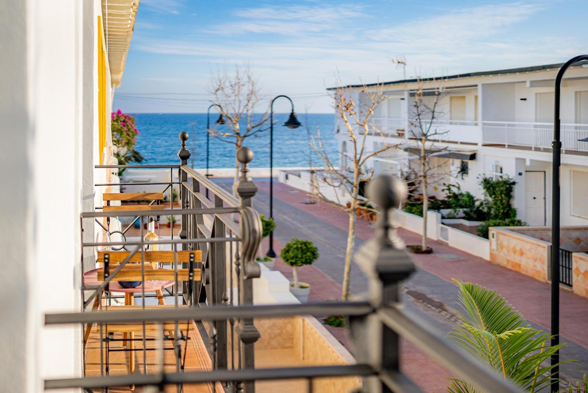 La Familia Beach House La Cala Ла Кала де Михас Екстериор снимка